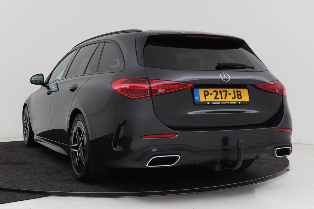 Mercedes-Benz C-Klasse Mercedes-Benz C-klasse Estate 180 AMG Line | Trekhaak | Burmester | Digital Cockpit | Sportstoelen | CarPlay | Stoelverwarming |