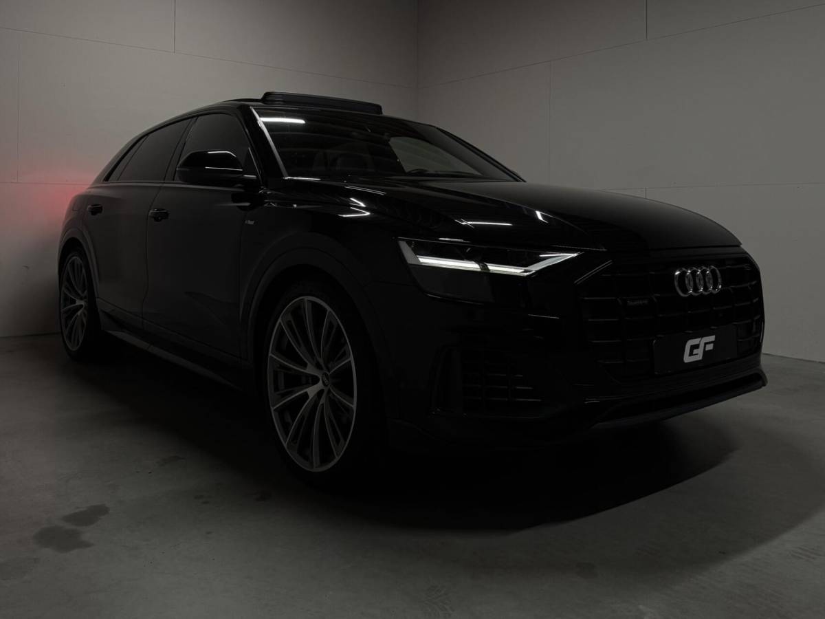 Audi Q8 Audi Q8 55 TFSI e quattro S-line Pano Sfeer Luchtver. Trekh.