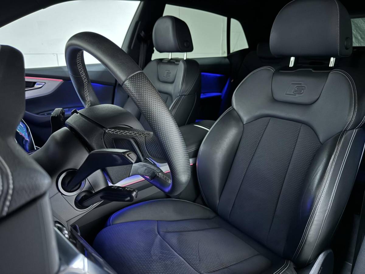 Audi Q8 Audi Q8 55 TFSI e quattro S-line Pano Sfeer Luchtver. Trekh.