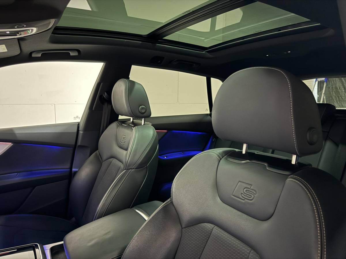 Audi Q8 Audi Q8 55 TFSI e quattro S-line Pano Sfeer Luchtver. Trekh.