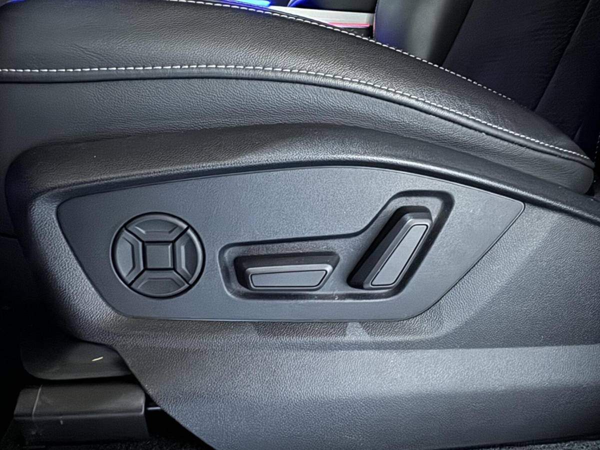Audi Q8 Audi Q8 55 TFSI e quattro S-line Pano Sfeer Luchtver. Trekh.
