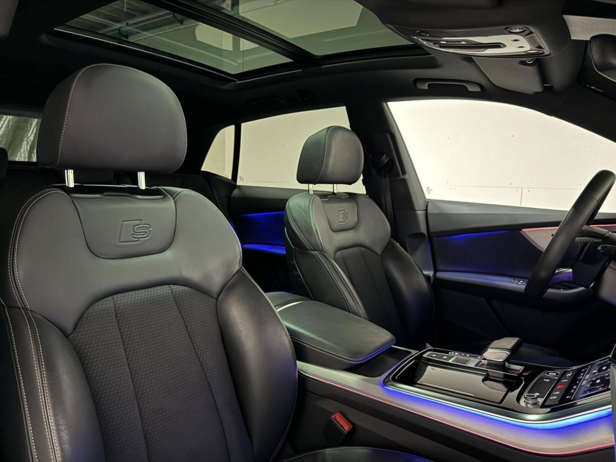 Audi Q8 Audi Q8 55 TFSI e quattro S-line Pano Sfeer Luchtver. Trekh.