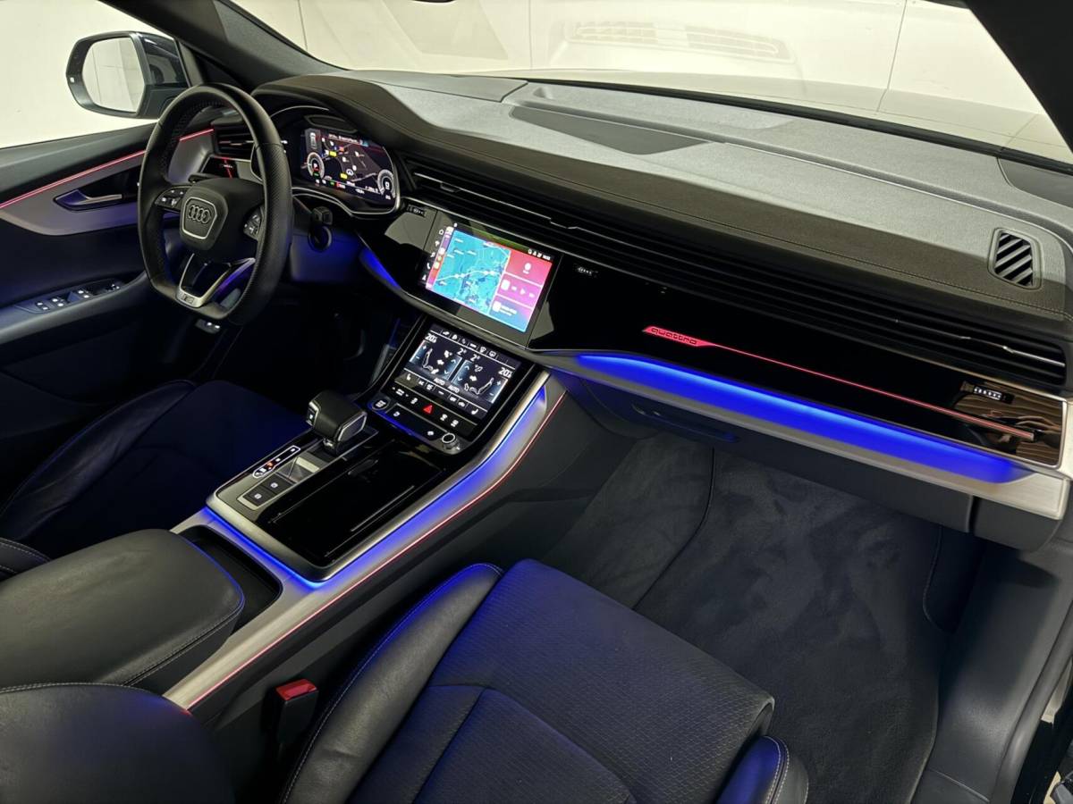 Audi Q8 Audi Q8 55 TFSI e quattro S-line Pano Sfeer Luchtver. Trekh.