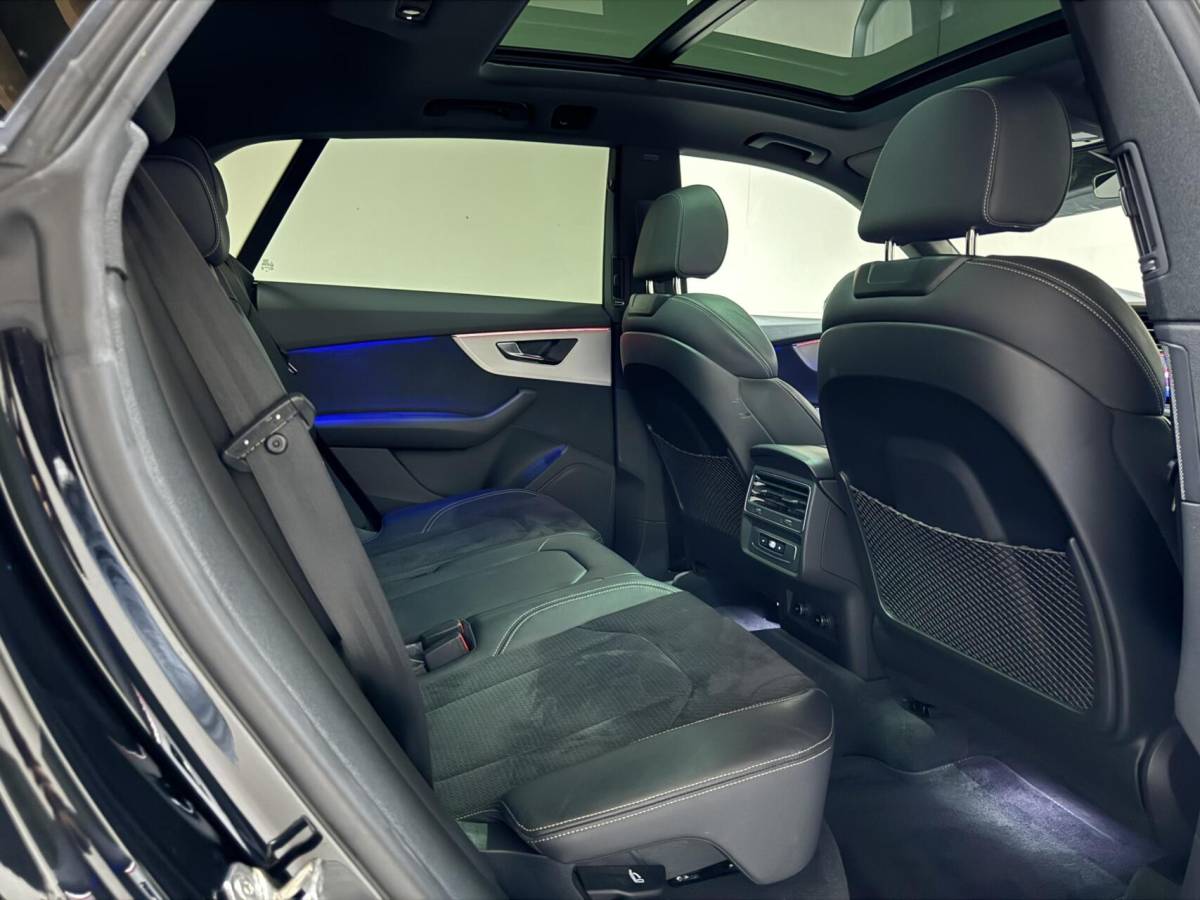 Audi Q8 Audi Q8 55 TFSI e quattro S-line Pano Sfeer Luchtver. Trekh.
