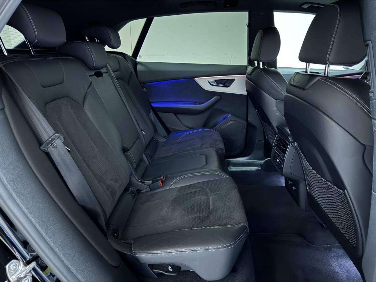 Audi Q8 Audi Q8 55 TFSI e quattro S-line Pano Sfeer Luchtver. Trekh.