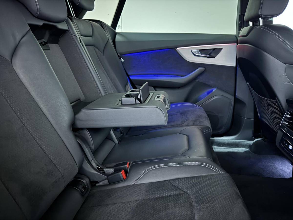 Audi Q8 Audi Q8 55 TFSI e quattro S-line Pano Sfeer Luchtver. Trekh.