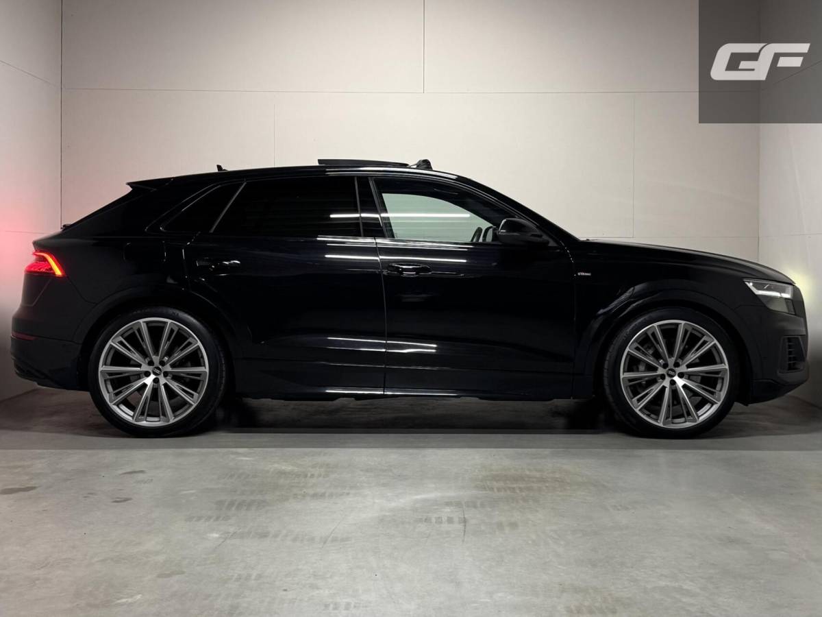 Audi Q8 Audi Q8 55 TFSI e quattro S-line Pano Sfeer Luchtver. Trekh.