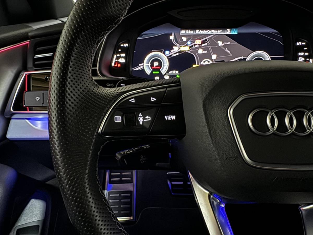 Audi Q8 Audi Q8 55 TFSI e quattro S-line Pano Sfeer Luchtver. Trekh.