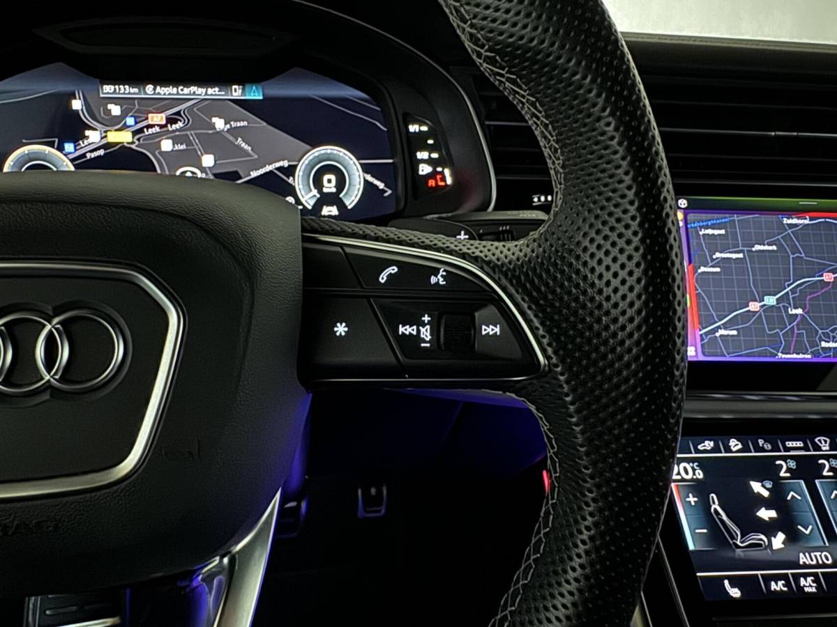Audi Q8 Audi Q8 55 TFSI e quattro S-line Pano Sfeer Luchtver. Trekh.