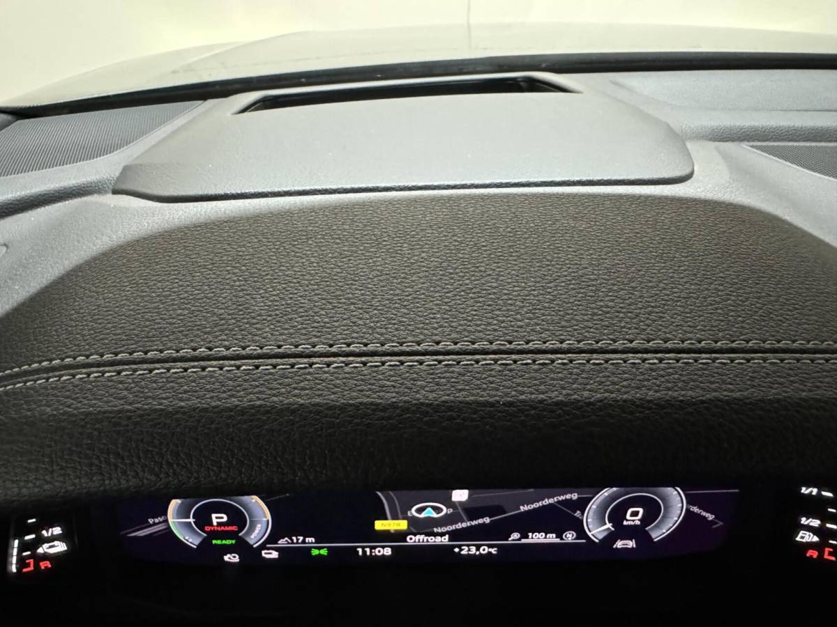 Audi Q8 Audi Q8 55 TFSI e quattro S-line Pano Sfeer Luchtver. Trekh.