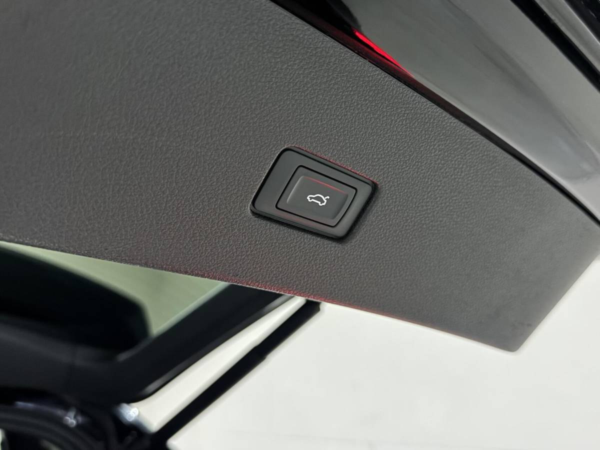 Audi Q8 Audi Q8 55 TFSI e quattro S-line Pano Sfeer Luchtver. Trekh.