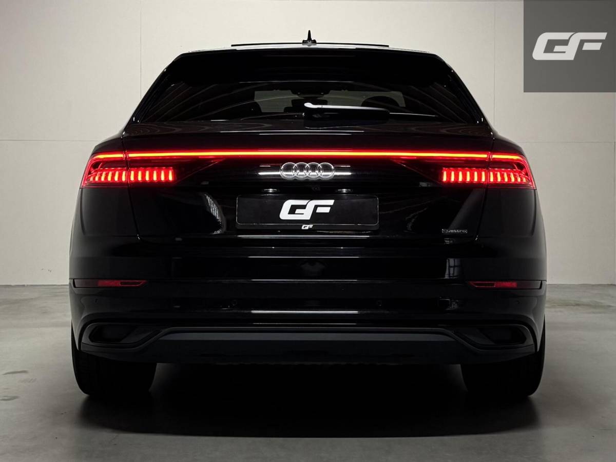 Audi Q8 Audi Q8 55 TFSI e quattro S-line Pano Sfeer Luchtver. Trekh.