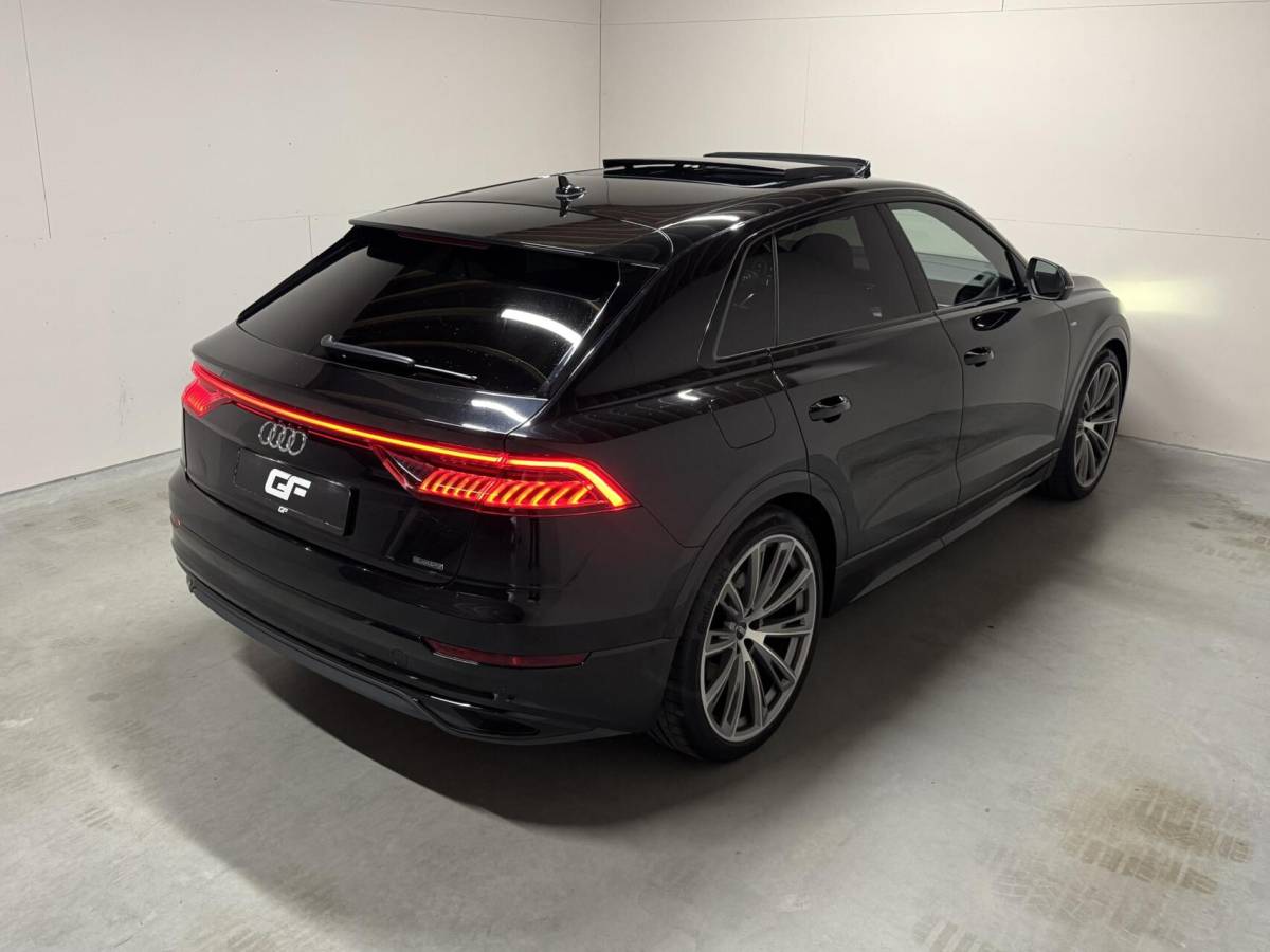 Audi Q8 Audi Q8 55 TFSI e quattro S-line Pano Sfeer Luchtver. Trekh.