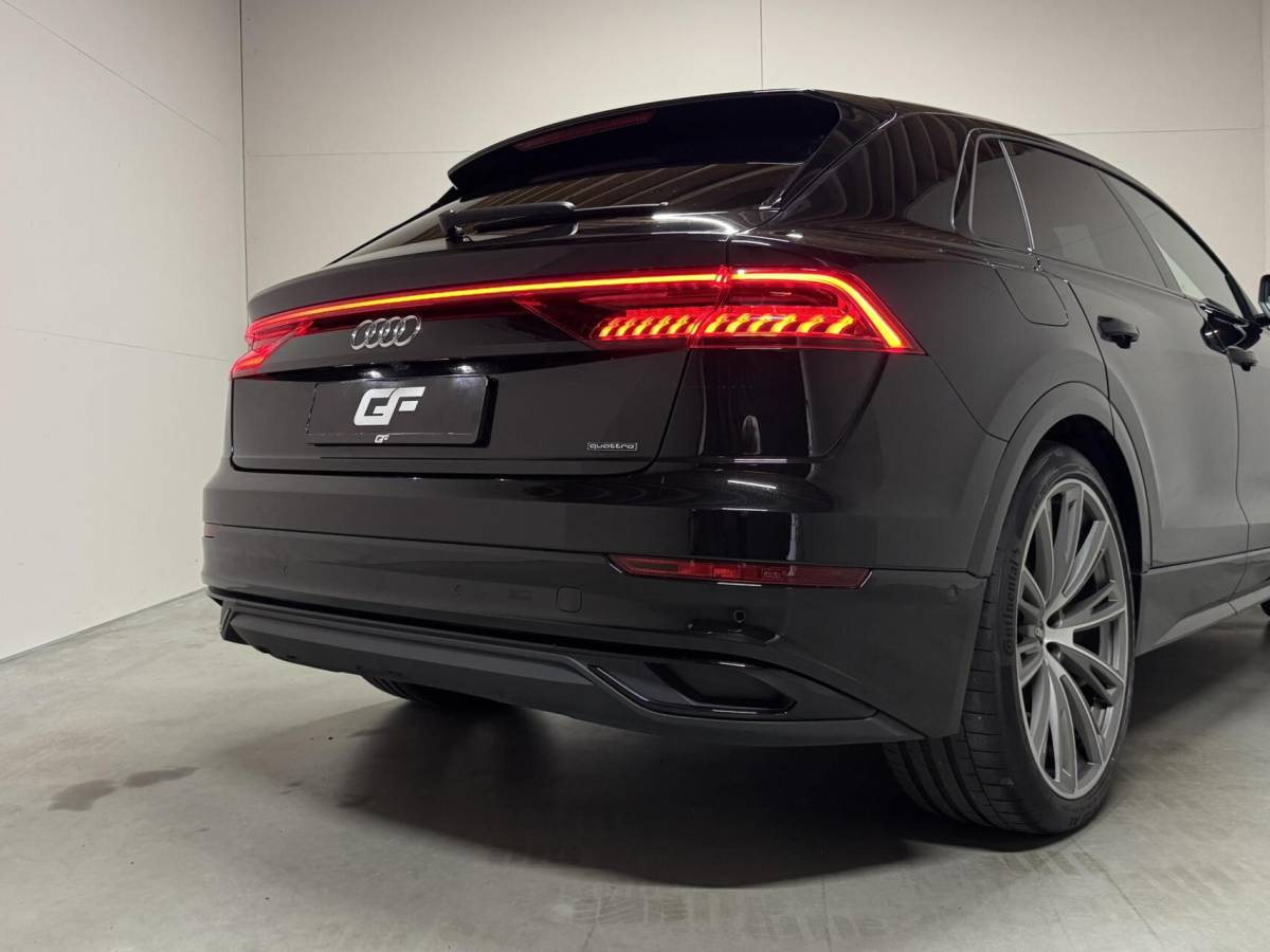 Audi Q8 Audi Q8 55 TFSI e quattro S-line Pano Sfeer Luchtver. Trekh.