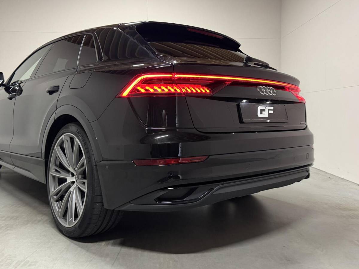 Audi Q8 Audi Q8 55 TFSI e quattro S-line Pano Sfeer Luchtver. Trekh.