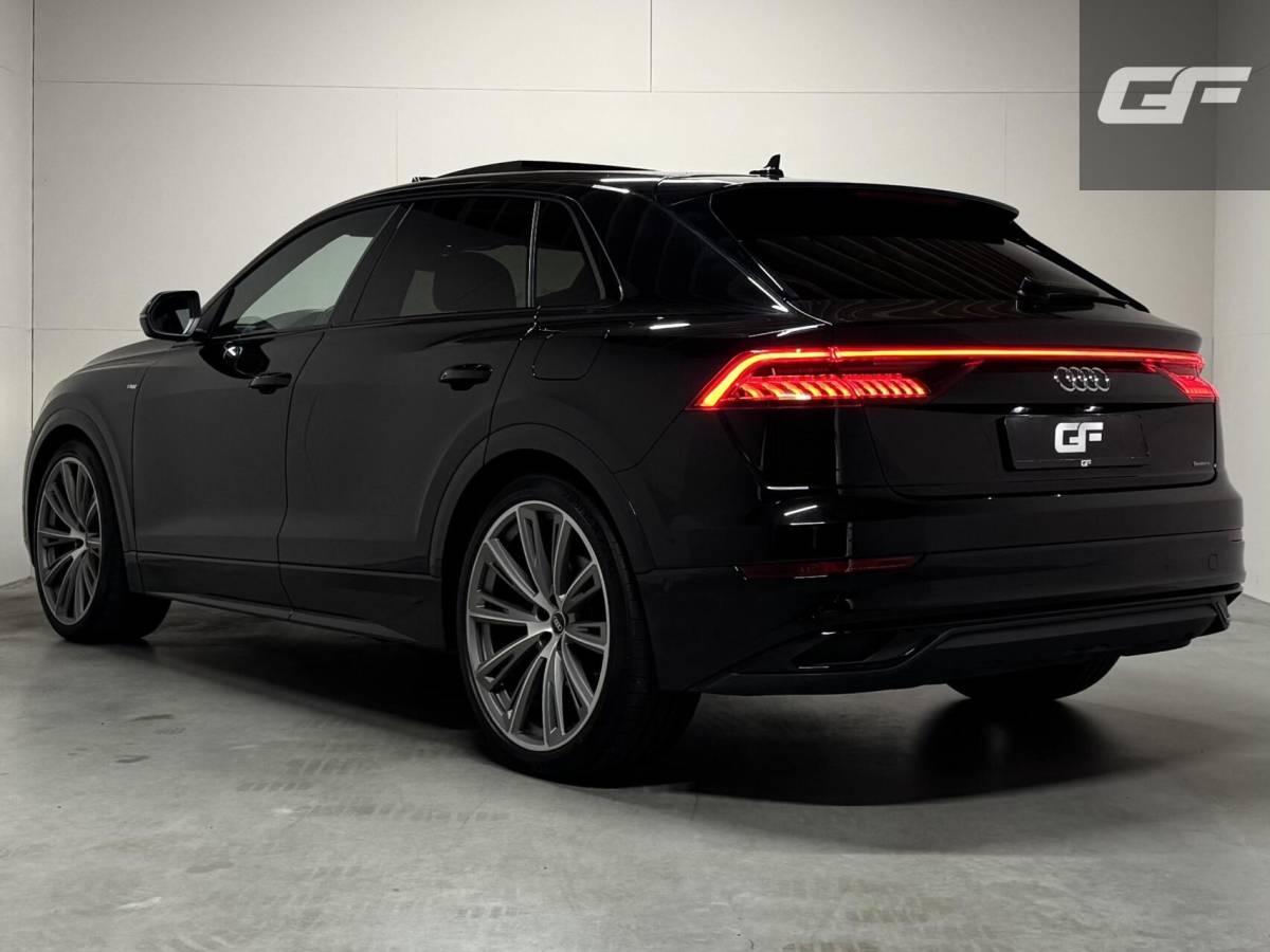 Audi Q8 Audi Q8 55 TFSI e quattro S-line Pano Sfeer Luchtver. Trekh.