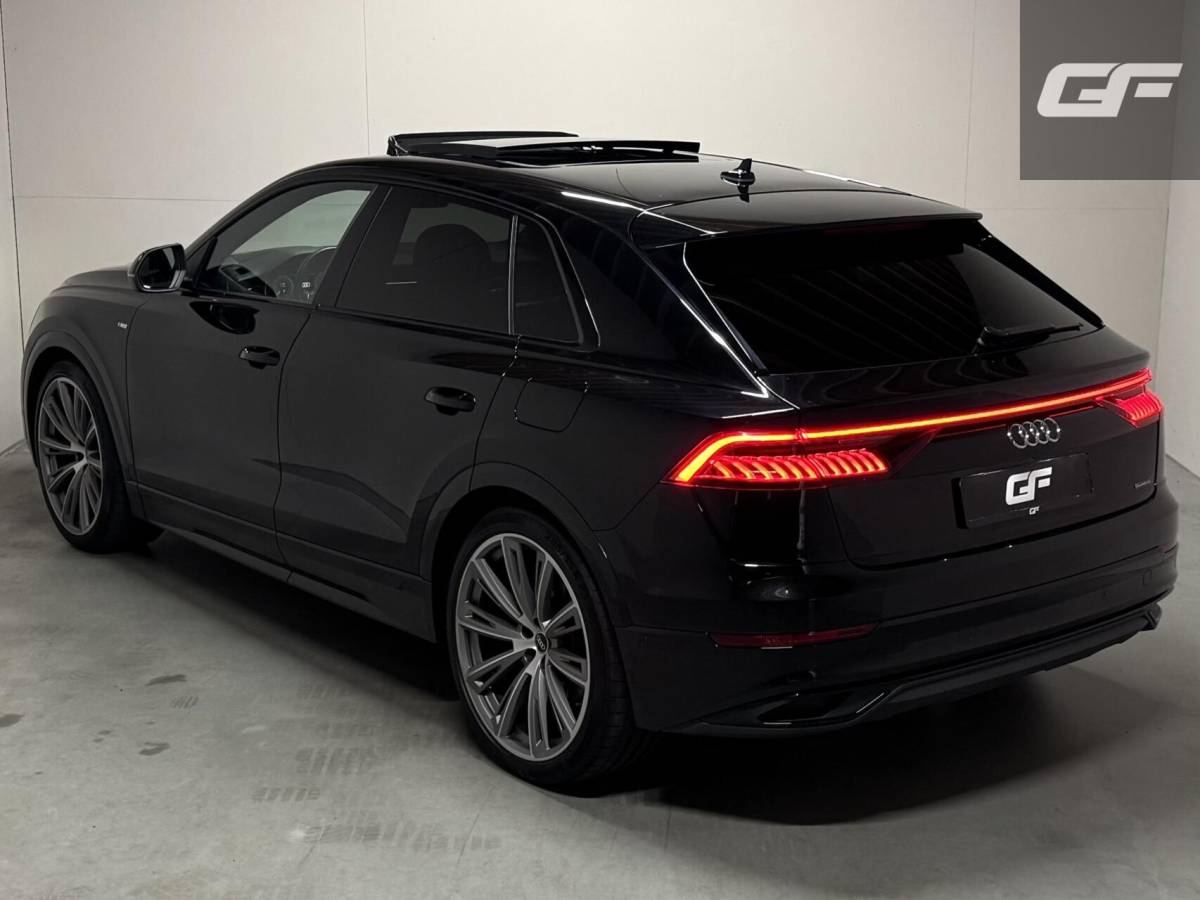 Audi Q8 Audi Q8 55 TFSI e quattro S-line Pano Sfeer Luchtver. Trekh.