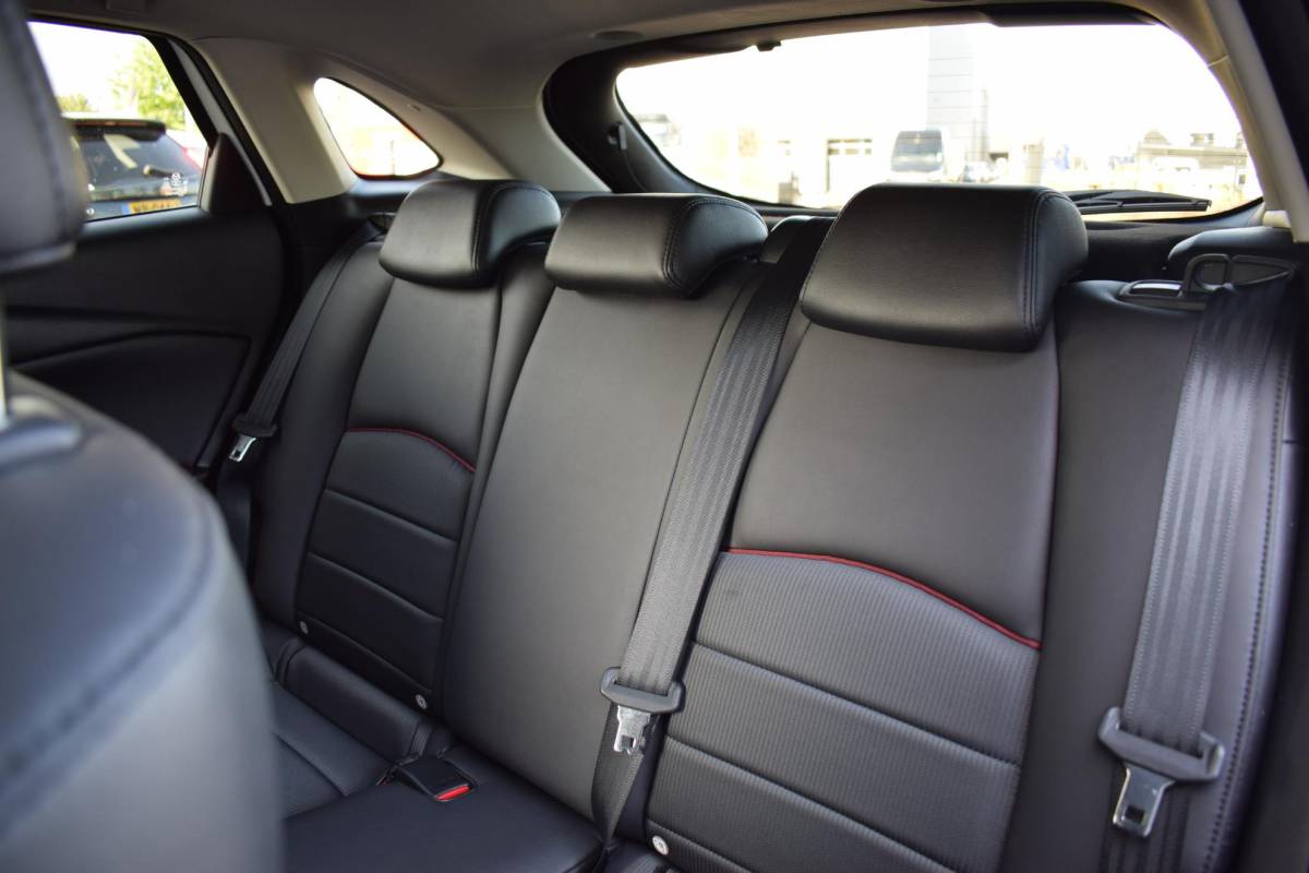 Mazda CX-3 Mazda CX-3 2.0 SkyActiv-G 120 GT-M Line | Automaat | Leer | HUD | Stoelverwarming