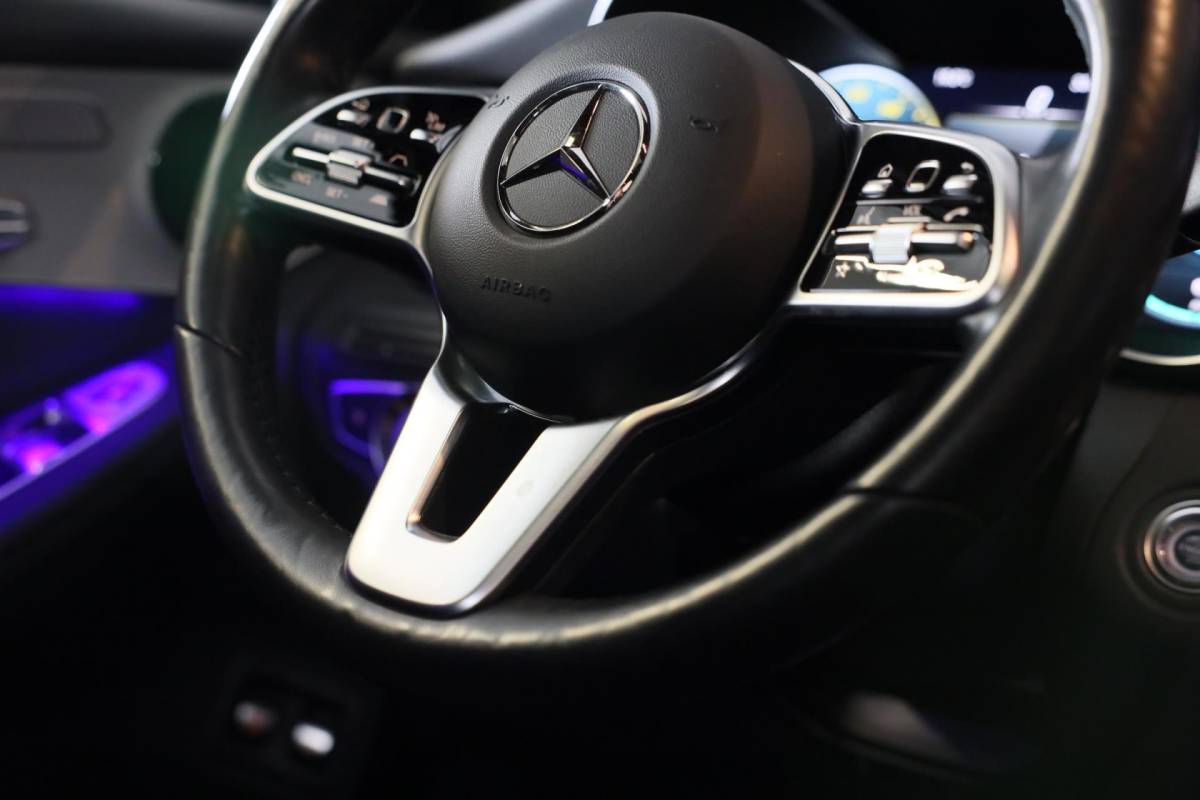 Mercedes-Benz GLC Mercedes-Benz GLC-klasse Coupé 300e 4MATIC AMG 63 Look / Memory / Digital Cockpit / Open Dak / Camera / Acc / Trekhaak / Led