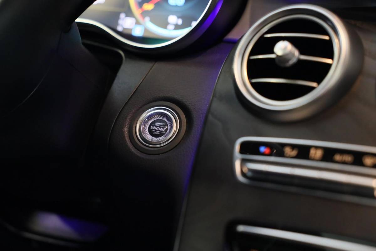 Mercedes-Benz GLC Mercedes-Benz GLC-klasse Coupé 300e 4MATIC AMG 63 Look / Memory / Digital Cockpit / Open Dak / Camera / Acc / Trekhaak / Led