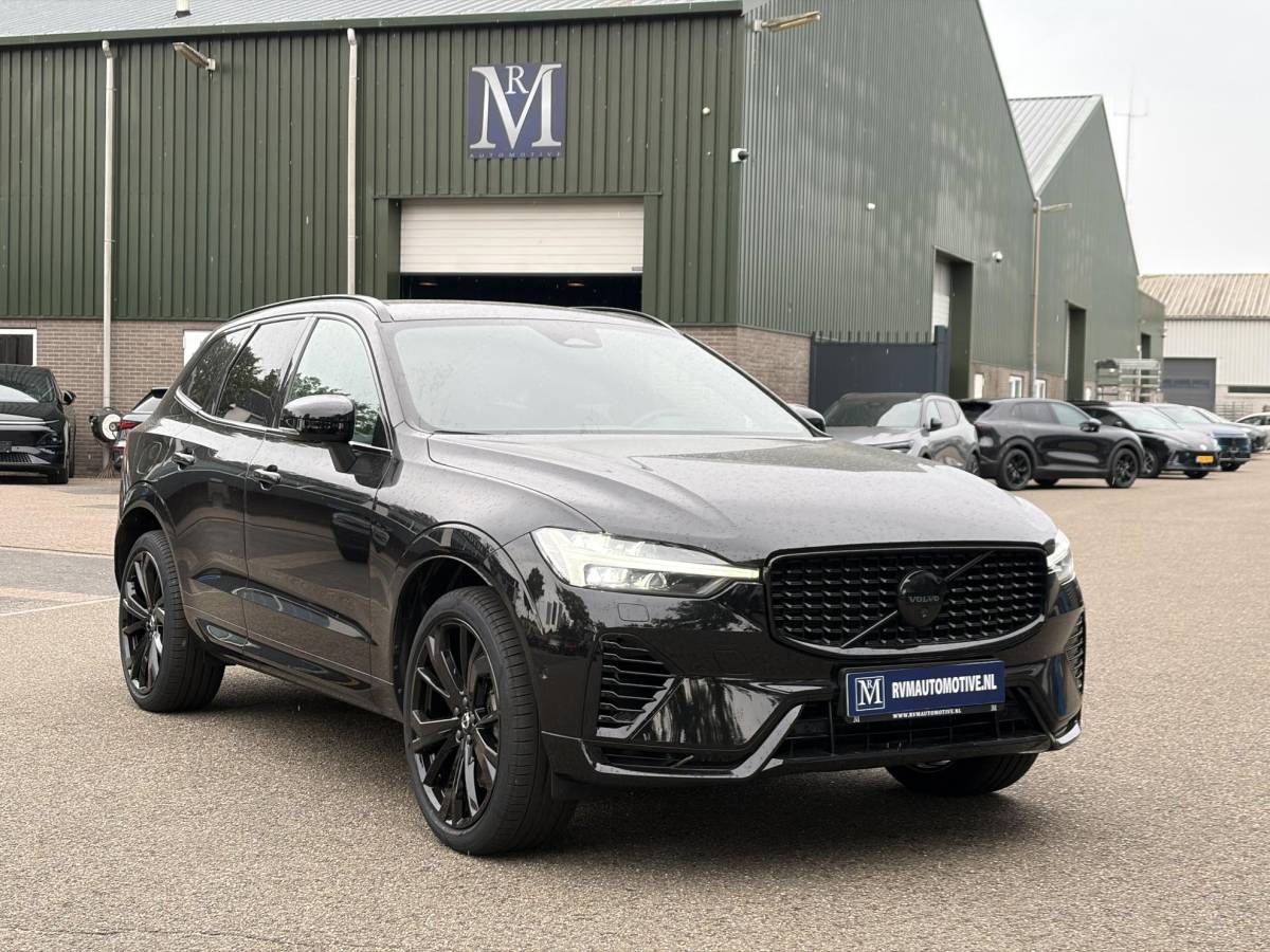 Volvo XC60 Volvo XC60 2.0 T6 Plug-in hybrid AWD Ultra Black Edition BTW| HARMAN KARDON| ELEKTRISCHE TREKHAAK| HUD| 360 CAM|  ELEKTRISCHE STOELEN MET MEMORY| PANORAMADAK| ACHTERBANK VERWARMD| STOEL + STUURVERWARMING|
