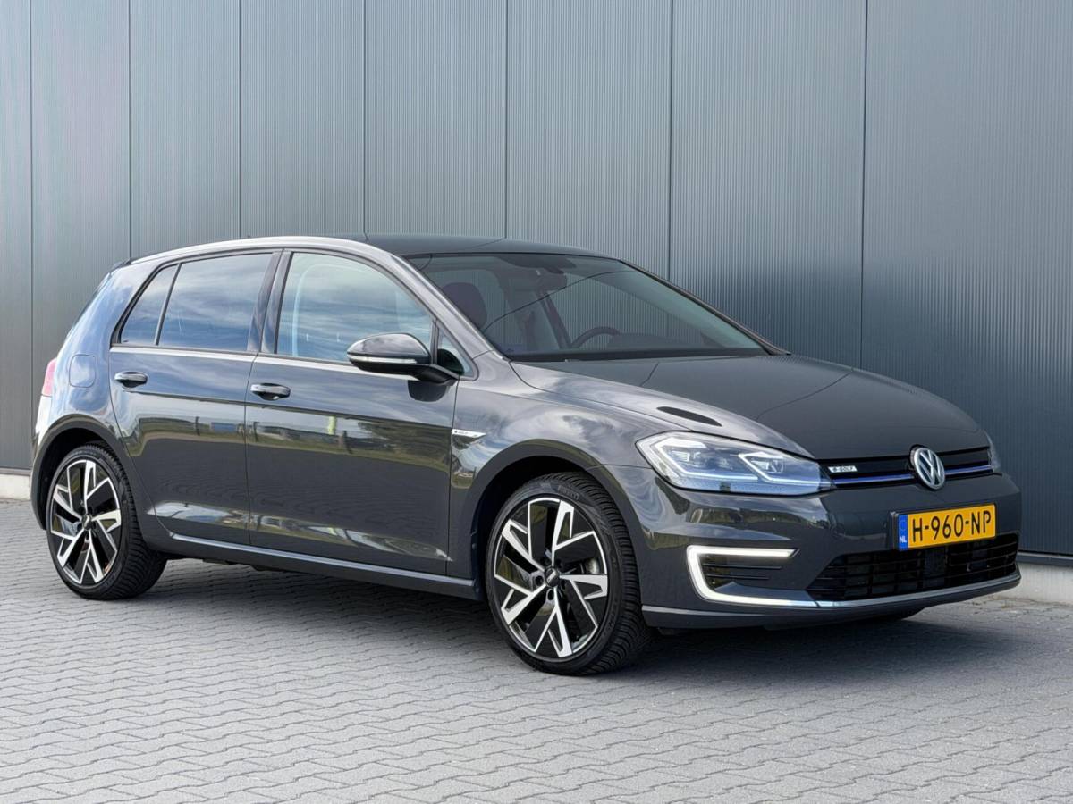 Volkswagen e-Golf Volkswagen e-Golf E-DITION Led – Adaptive – Warmtepomp – Navi Groot