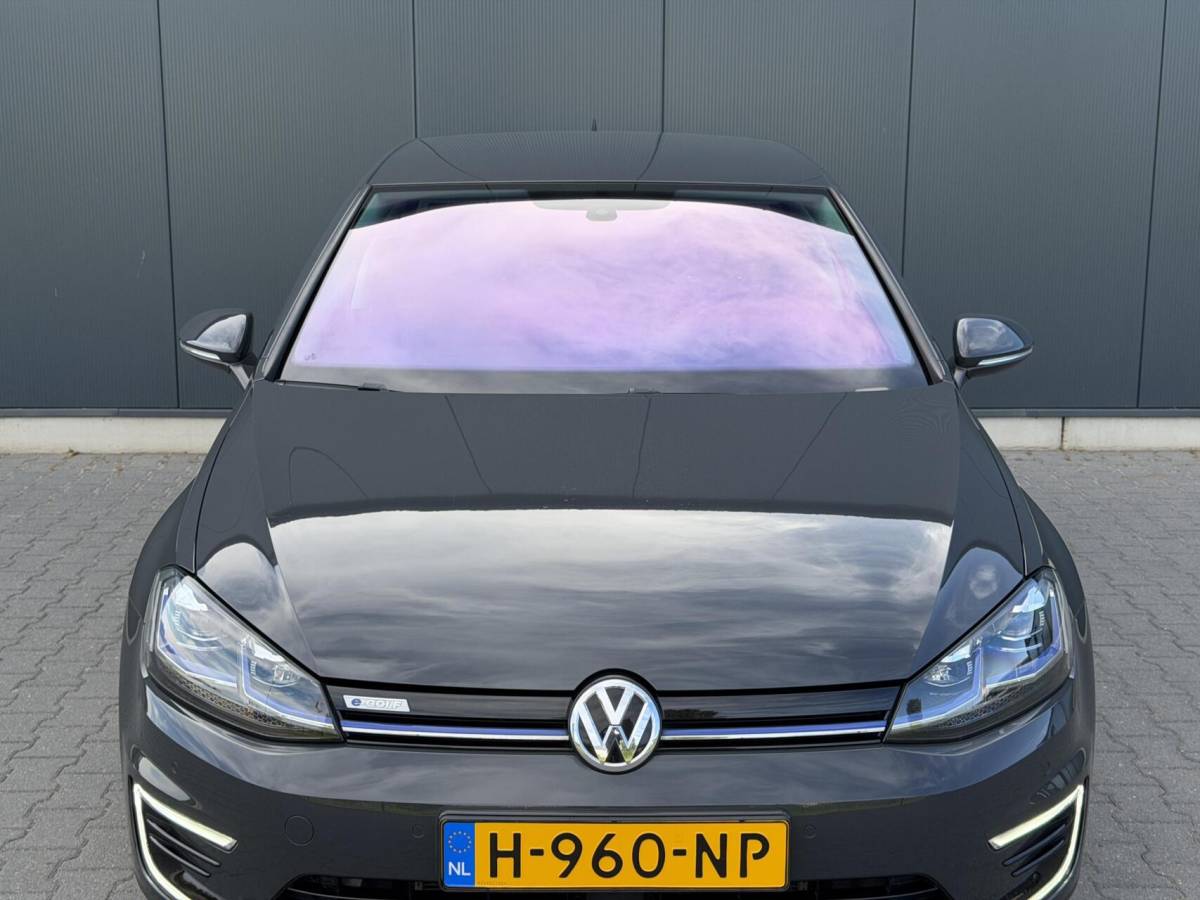 Volkswagen e-Golf Volkswagen e-Golf E-DITION Led – Adaptive – Warmtepomp – Navi Groot
