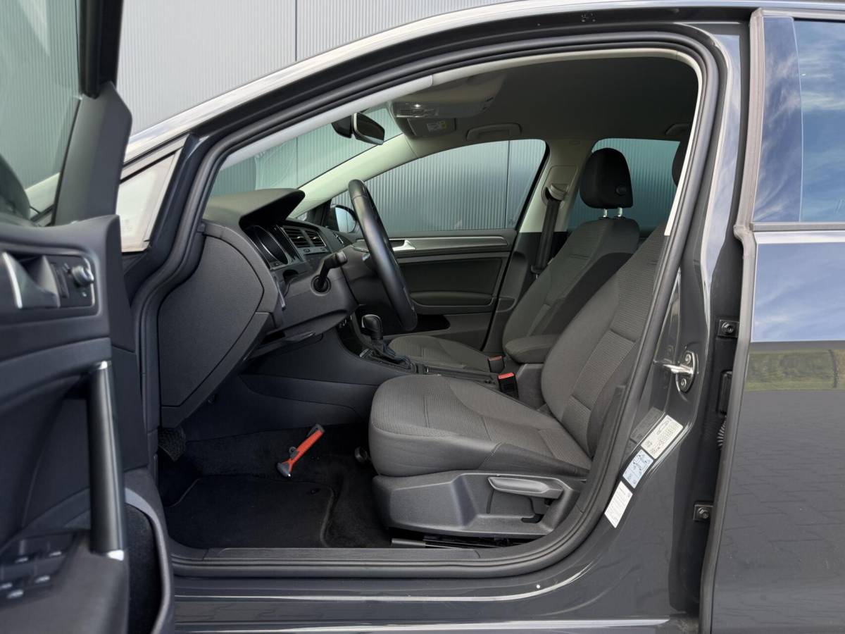 Volkswagen e-Golf Volkswagen e-Golf E-DITION Led – Adaptive – Warmtepomp – Navi Groot