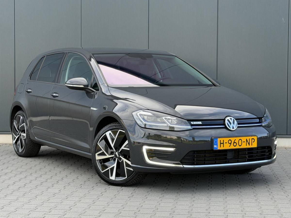 Volkswagen e-Golf Volkswagen e-Golf E-DITION Led – Adaptive – Warmtepomp – Navi Groot