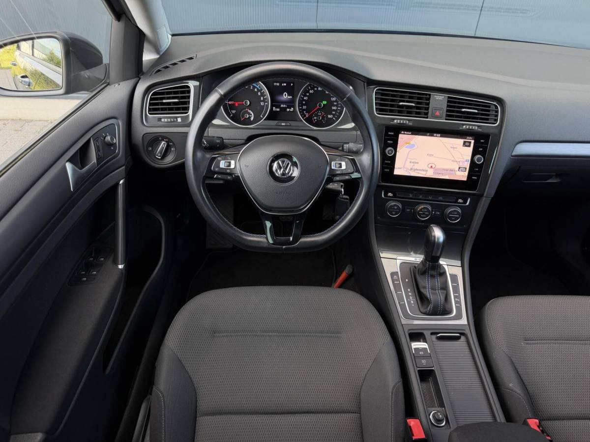 Volkswagen e-Golf Volkswagen e-Golf E-DITION Led – Adaptive – Warmtepomp – Navi Groot