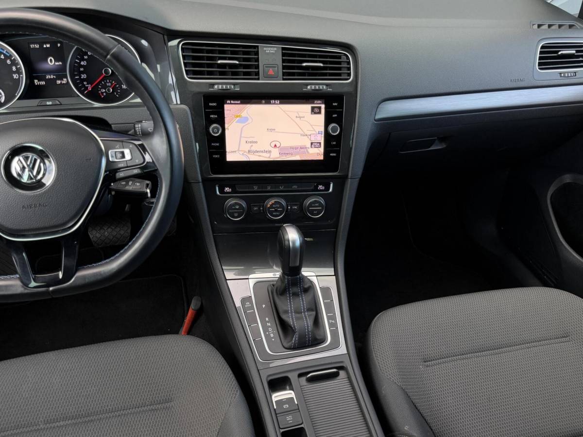 Volkswagen e-Golf Volkswagen e-Golf E-DITION Led – Adaptive – Warmtepomp – Navi Groot