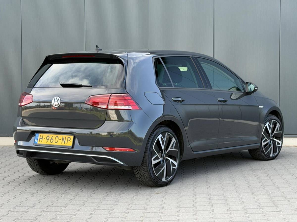 Volkswagen e-Golf Volkswagen e-Golf E-DITION Led – Adaptive – Warmtepomp – Navi Groot