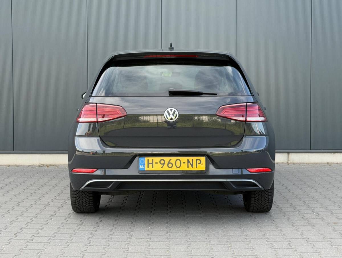 Volkswagen e-Golf Volkswagen e-Golf E-DITION Led – Adaptive – Warmtepomp – Navi Groot