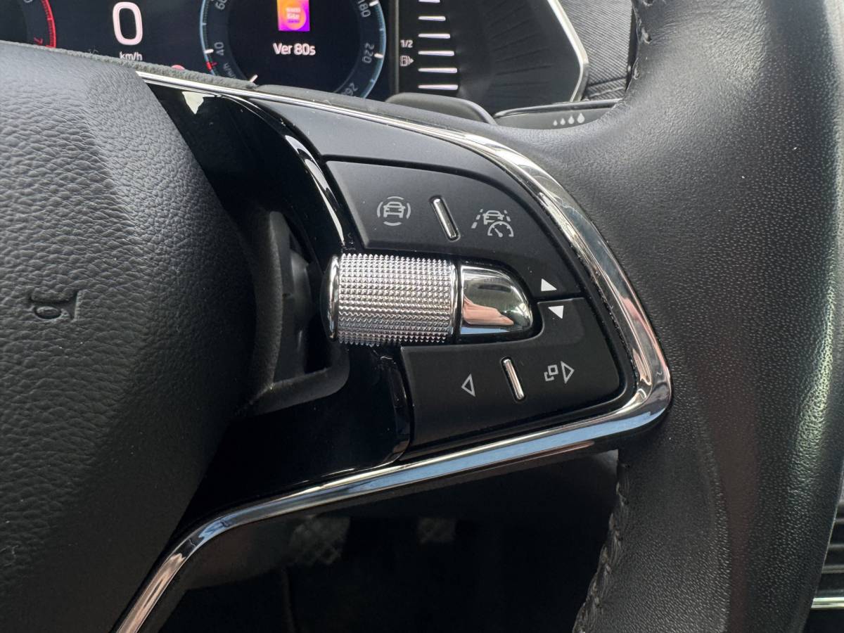 Škoda Octavia ŠKODA Octavia Combi 1.0 e-TSI Business Edition Plus ✅ Automaat ✅ Trekhaak ✅ CarPlay / Android Auto ✅ Dealer onderhouden