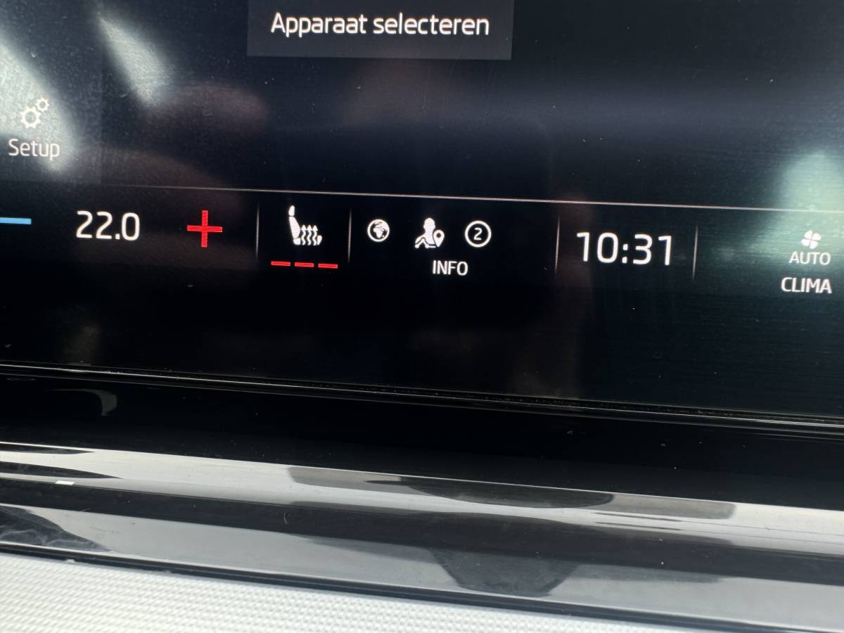 Škoda Octavia ŠKODA Octavia Combi 1.0 e-TSI Business Edition Plus ✅ Automaat ✅ Trekhaak ✅ CarPlay / Android Auto ✅ Dealer onderhouden
