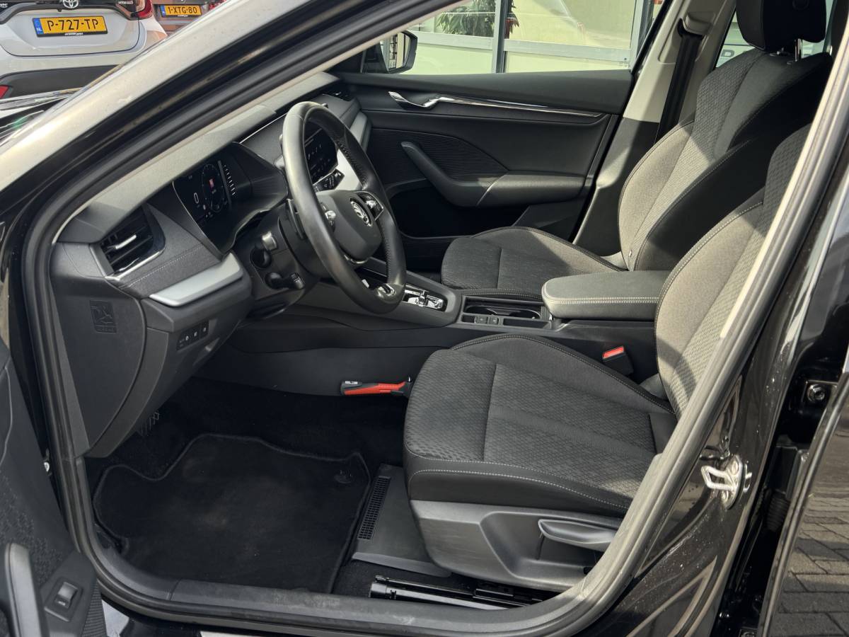 Škoda Octavia ŠKODA Octavia Combi 1.0 e-TSI Business Edition Plus ✅ Automaat ✅ Trekhaak ✅ CarPlay / Android Auto ✅ Dealer onderhouden
