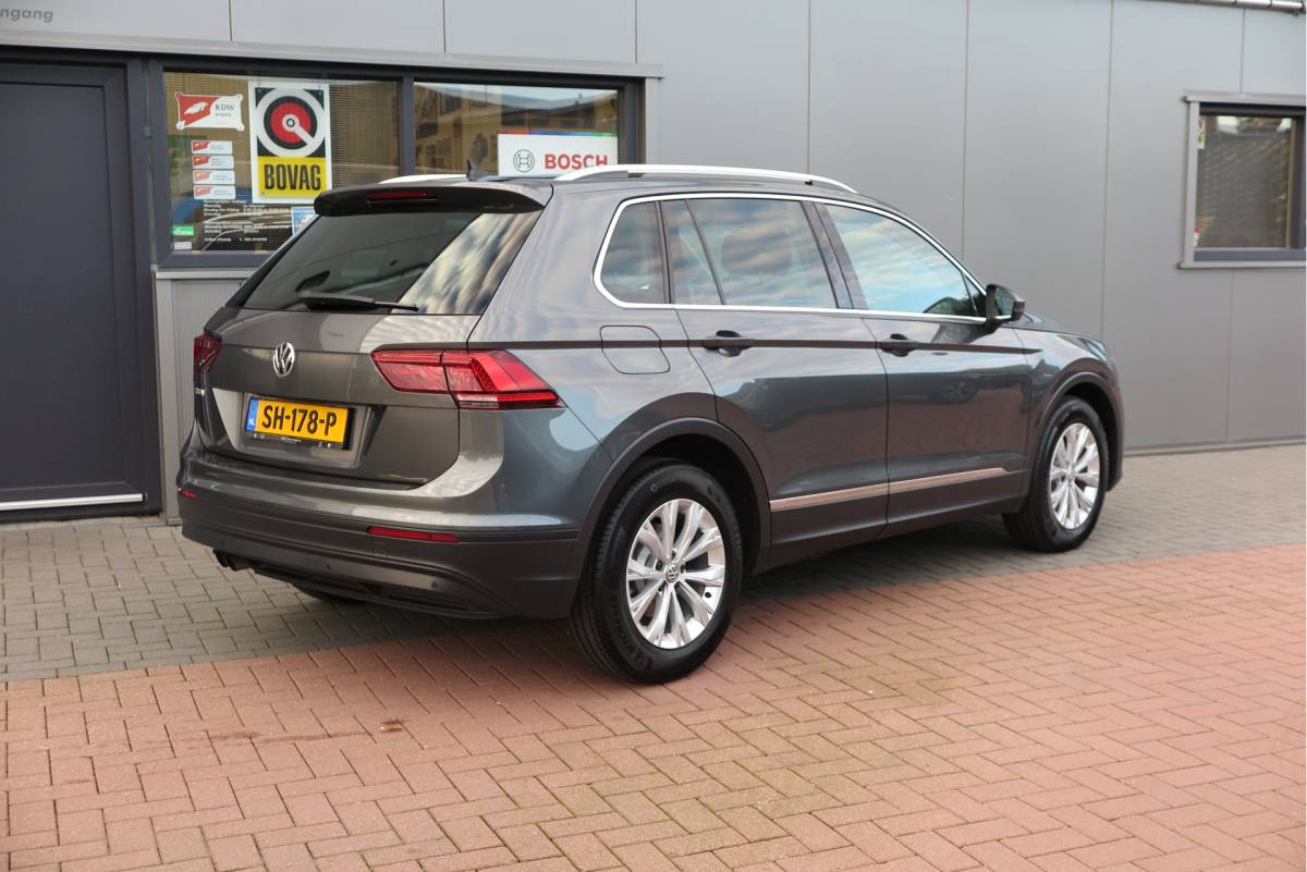Volkswagen Tiguan Volkswagen Tiguan 1.4 TSI 125pk Comfortline Business ACC, PDC, LMV, Mistlampen, Carplay, Navigatie, DAB+ etc .