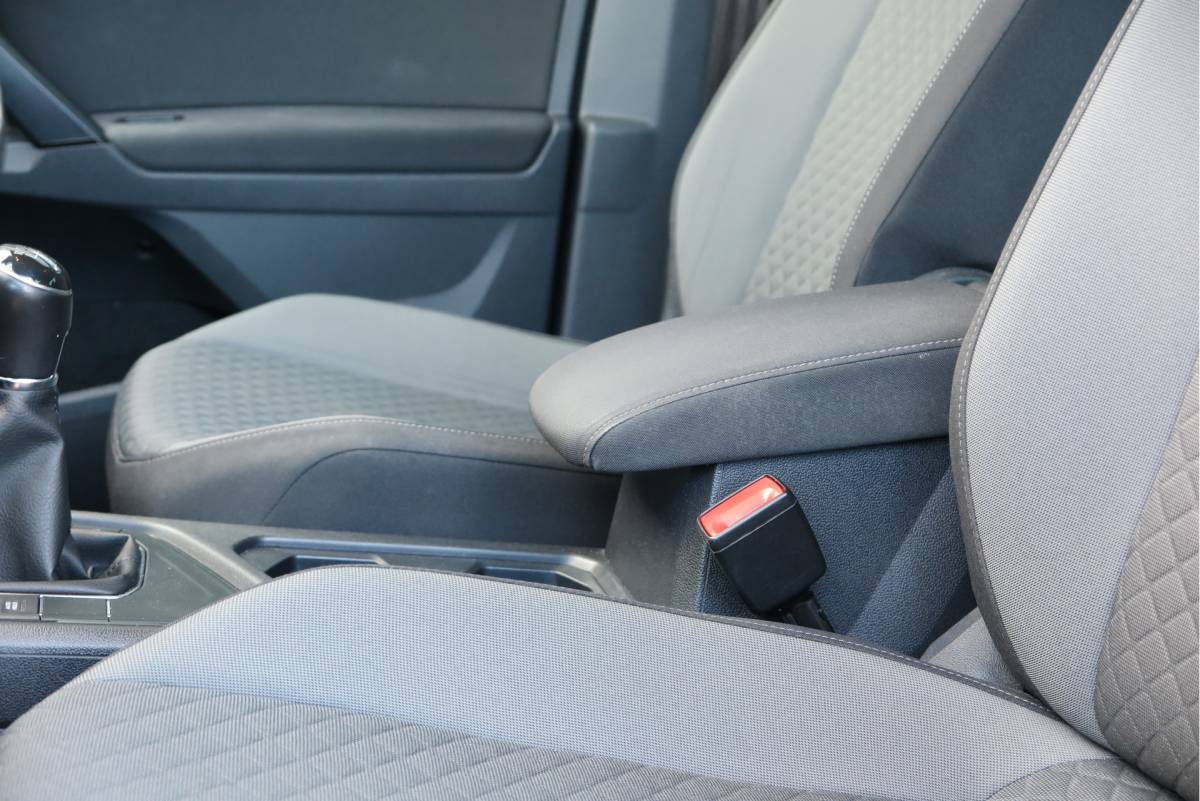 Volkswagen Tiguan Volkswagen Tiguan 1.4 TSI 125pk Comfortline Business ACC, PDC, LMV, Mistlampen, Carplay, Navigatie, DAB+ etc .