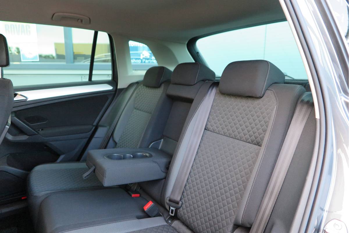 Volkswagen Tiguan Volkswagen Tiguan 1.4 TSI 125pk Comfortline Business ACC, PDC, LMV, Mistlampen, Carplay, Navigatie, DAB+ etc .