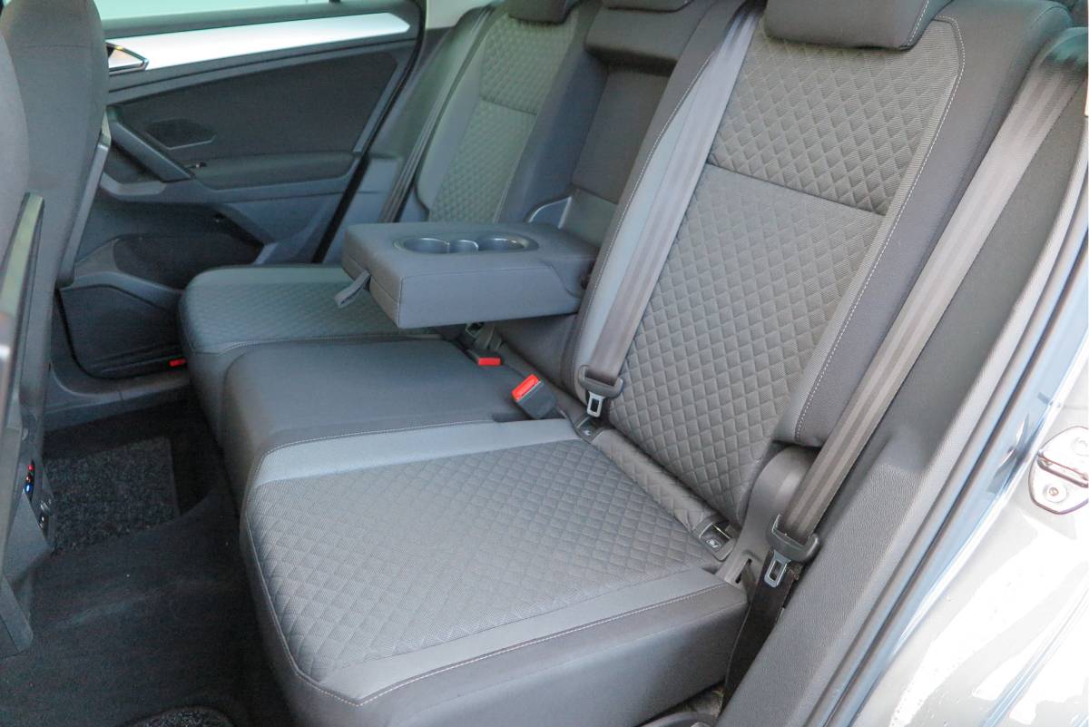 Volkswagen Tiguan Volkswagen Tiguan 1.4 TSI 125pk Comfortline Business ACC, PDC, LMV, Mistlampen, Carplay, Navigatie, DAB+ etc .