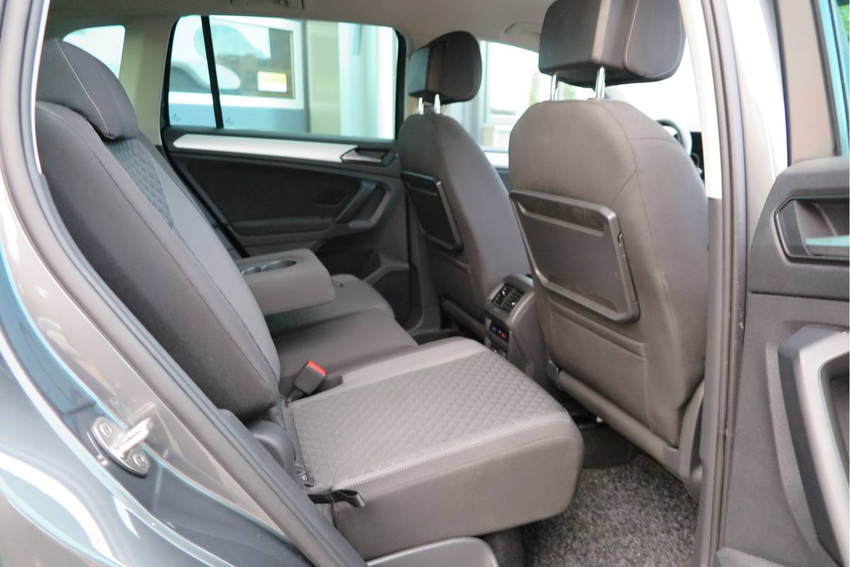 Volkswagen Tiguan Volkswagen Tiguan 1.4 TSI 125pk Comfortline Business ACC, PDC, LMV, Mistlampen, Carplay, Navigatie, DAB+ etc .