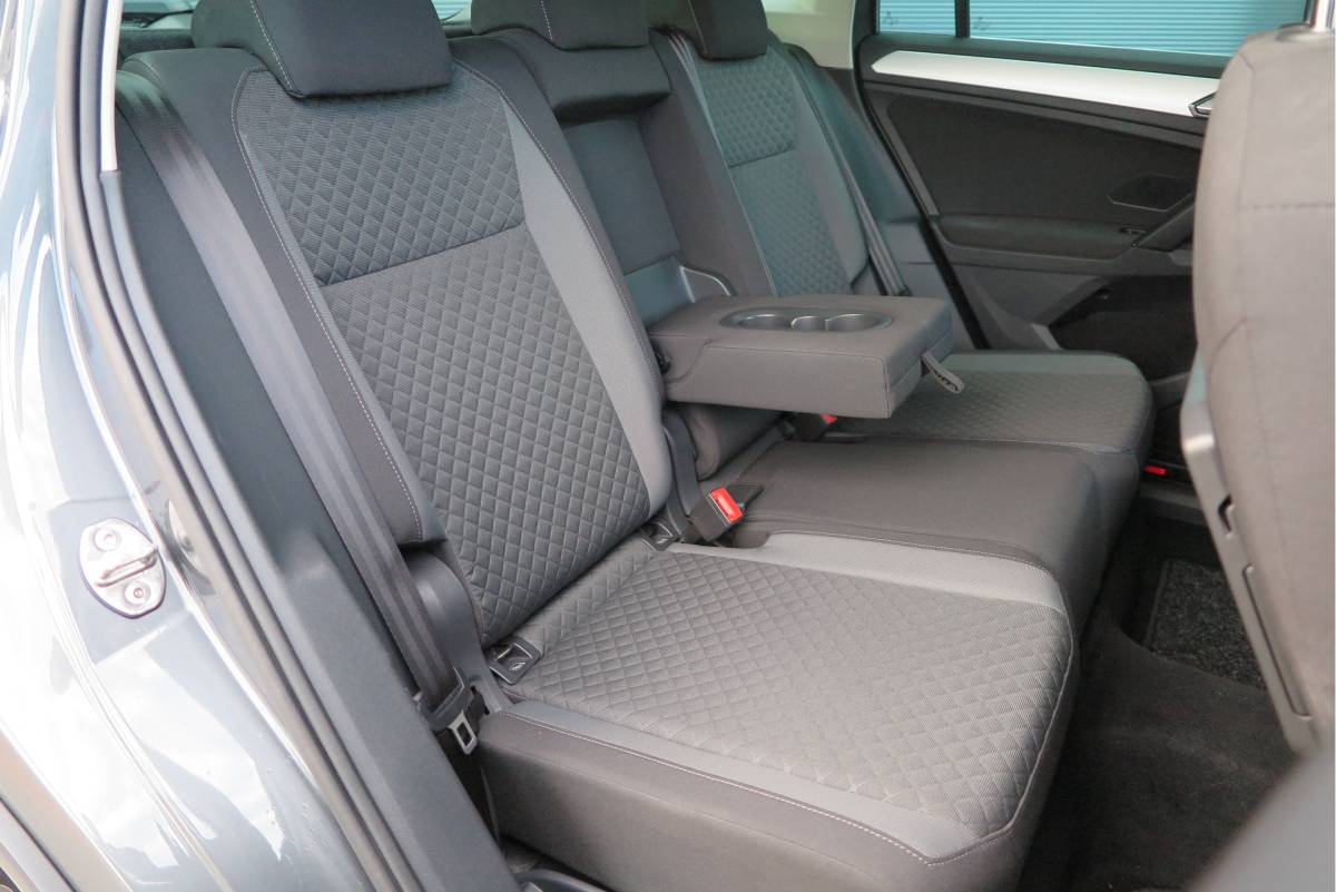 Volkswagen Tiguan Volkswagen Tiguan 1.4 TSI 125pk Comfortline Business ACC, PDC, LMV, Mistlampen, Carplay, Navigatie, DAB+ etc .