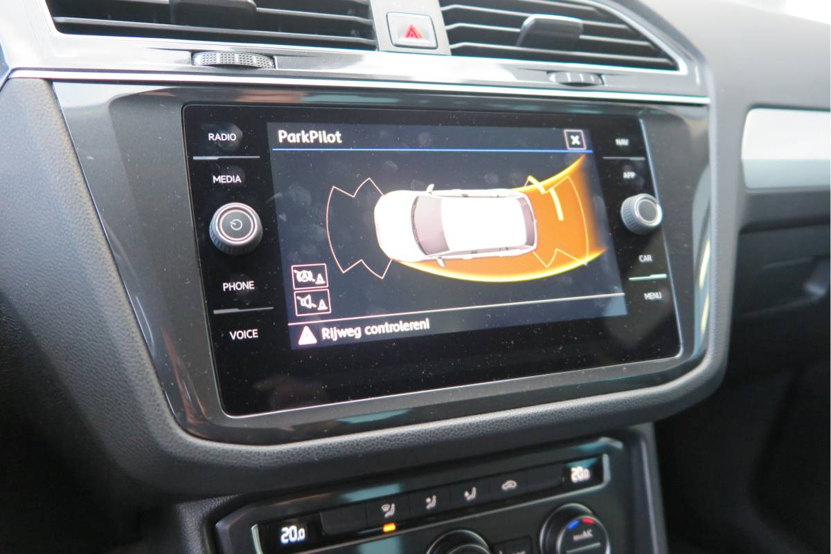 Volkswagen Tiguan Volkswagen Tiguan 1.4 TSI 125pk Comfortline Business ACC, PDC, LMV, Mistlampen, Carplay, Navigatie, DAB+ etc .