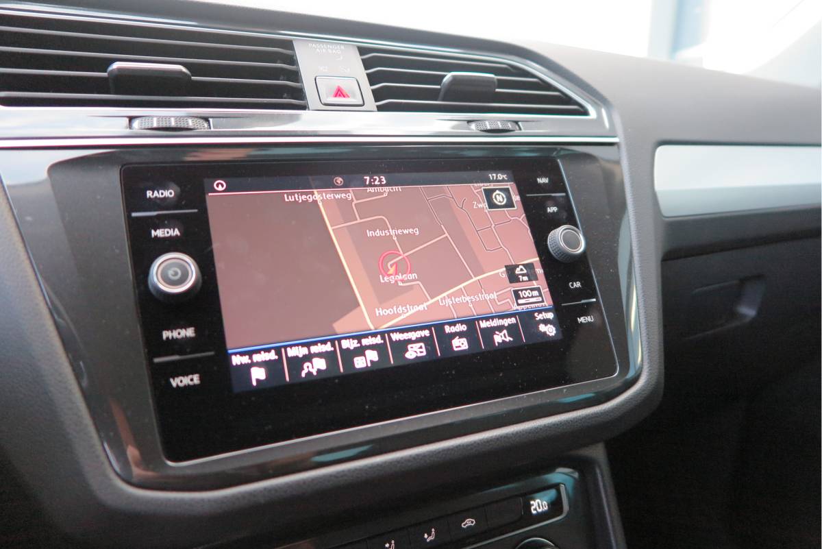 Volkswagen Tiguan Volkswagen Tiguan 1.4 TSI 125pk Comfortline Business ACC, PDC, LMV, Mistlampen, Carplay, Navigatie, DAB+ etc .