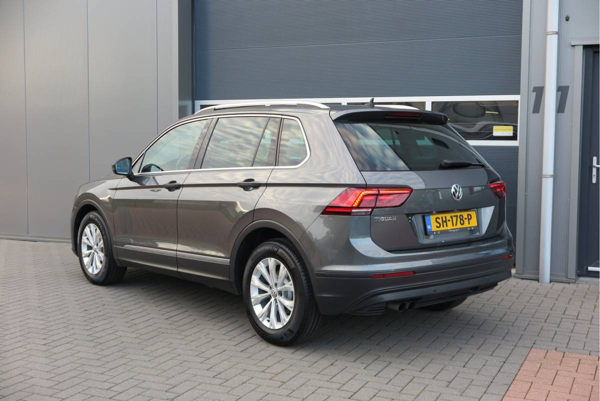 Volkswagen Tiguan Volkswagen Tiguan 1.4 TSI 125pk Comfortline Business ACC, PDC, LMV, Mistlampen, Carplay, Navigatie, DAB+ etc .