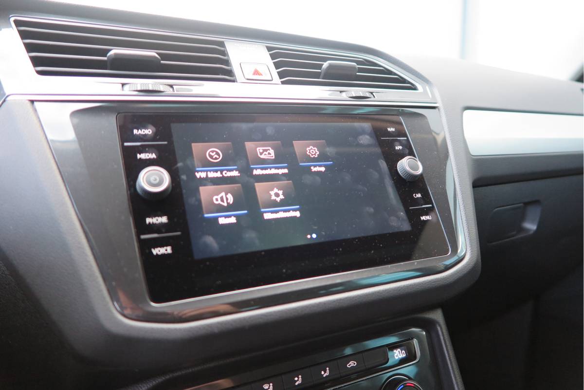 Volkswagen Tiguan Volkswagen Tiguan 1.4 TSI 125pk Comfortline Business ACC, PDC, LMV, Mistlampen, Carplay, Navigatie, DAB+ etc .