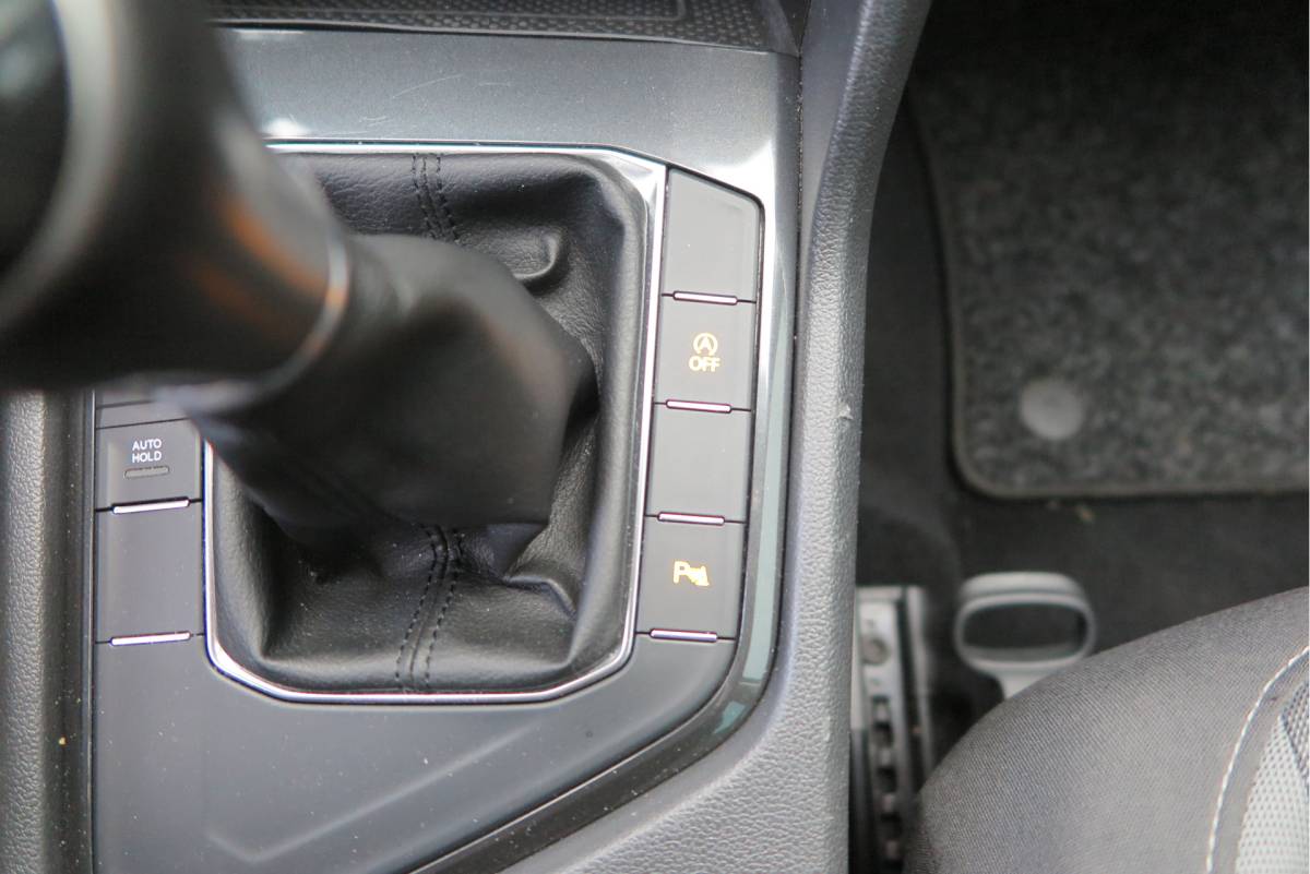 Volkswagen Tiguan Volkswagen Tiguan 1.4 TSI 125pk Comfortline Business ACC, PDC, LMV, Mistlampen, Carplay, Navigatie, DAB+ etc .