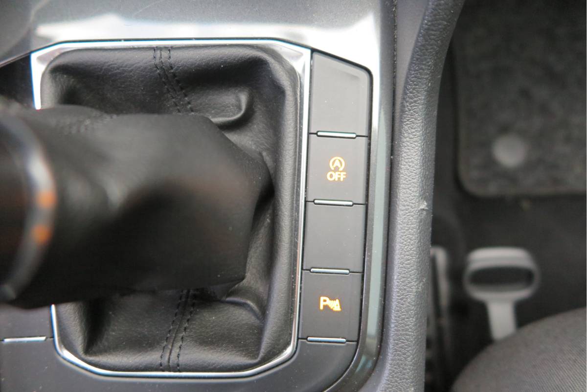 Volkswagen Tiguan Volkswagen Tiguan 1.4 TSI 125pk Comfortline Business ACC, PDC, LMV, Mistlampen, Carplay, Navigatie, DAB+ etc .
