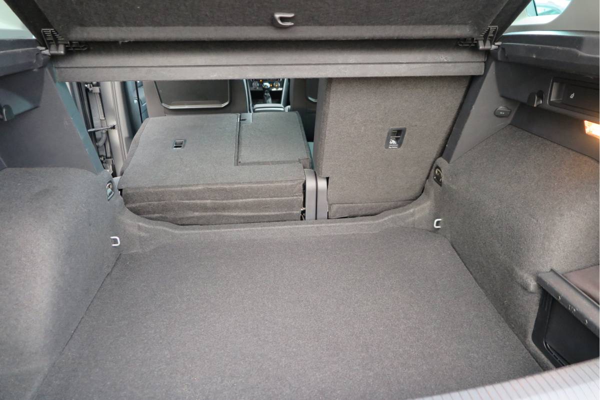Volkswagen Tiguan Volkswagen Tiguan 1.4 TSI 125pk Comfortline Business ACC, PDC, LMV, Mistlampen, Carplay, Navigatie, DAB+ etc .