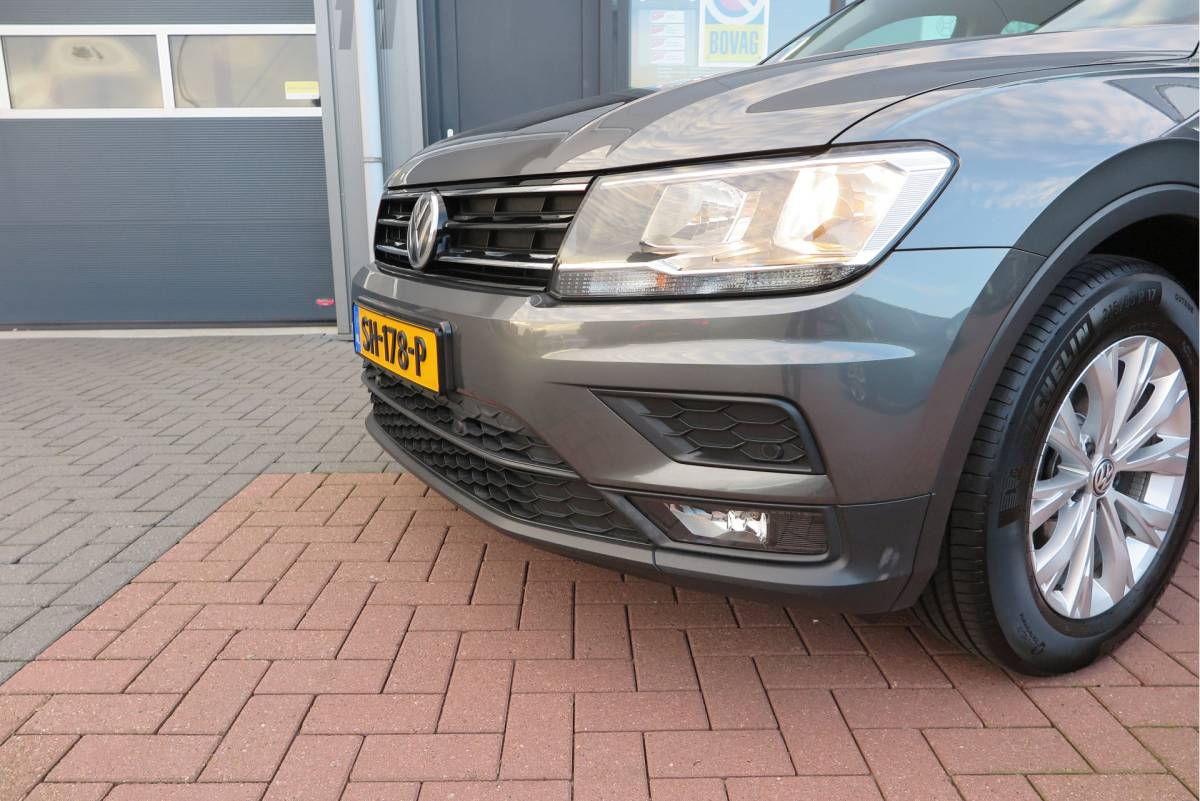 Volkswagen Tiguan Volkswagen Tiguan 1.4 TSI 125pk Comfortline Business ACC, PDC, LMV, Mistlampen, Carplay, Navigatie, DAB+ etc .